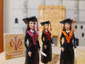La Graduada - Figuras únicas en plomo