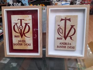 Vítor en marco de madera