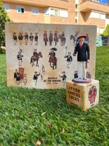 La Graduada - Figura de plomo